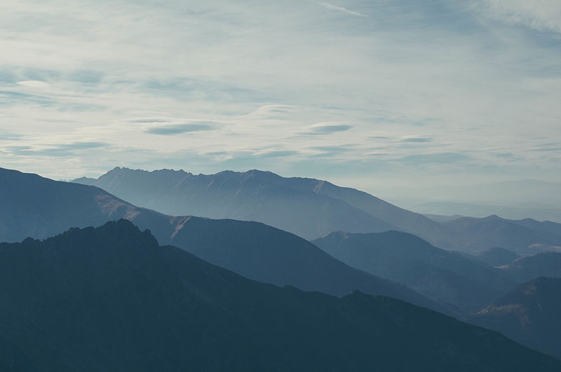 Properly photographed misty mountains